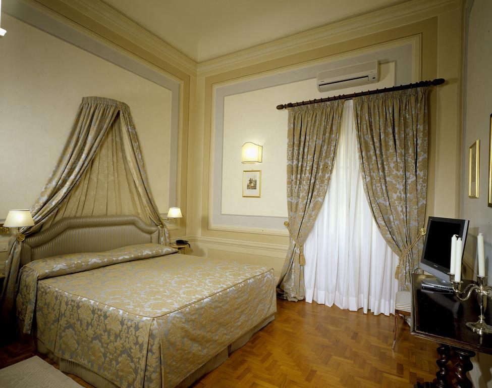Palazzo Niccolini Al Duomo Residenza D'Epoca Ξενοδοχείο Φλωρεντία Δωμάτιο φωτογραφία